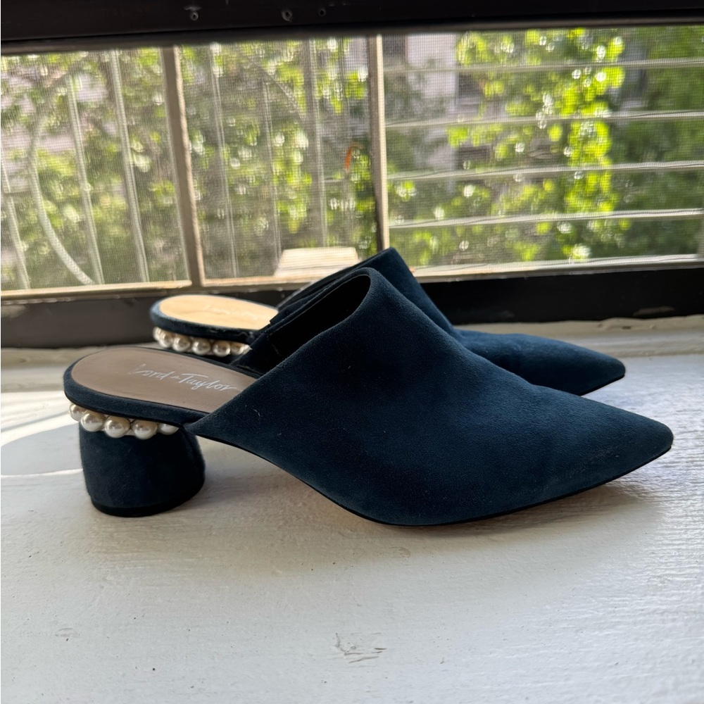Lord & Taylor Navy Mules with Pearl Heel